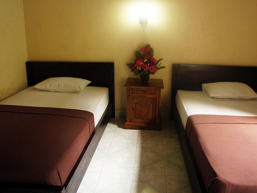 Waringin Homestay Kuta  Exterior photo