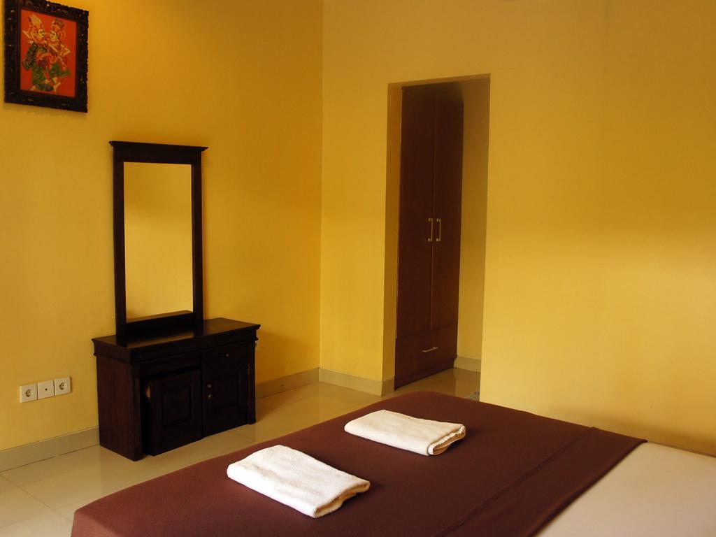 Waringin Homestay Kuta  Exterior photo