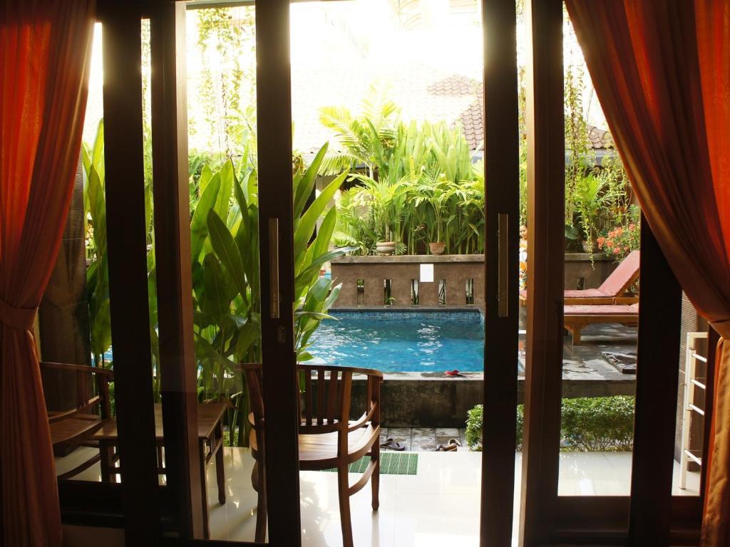 Waringin Homestay Kuta  Exterior photo