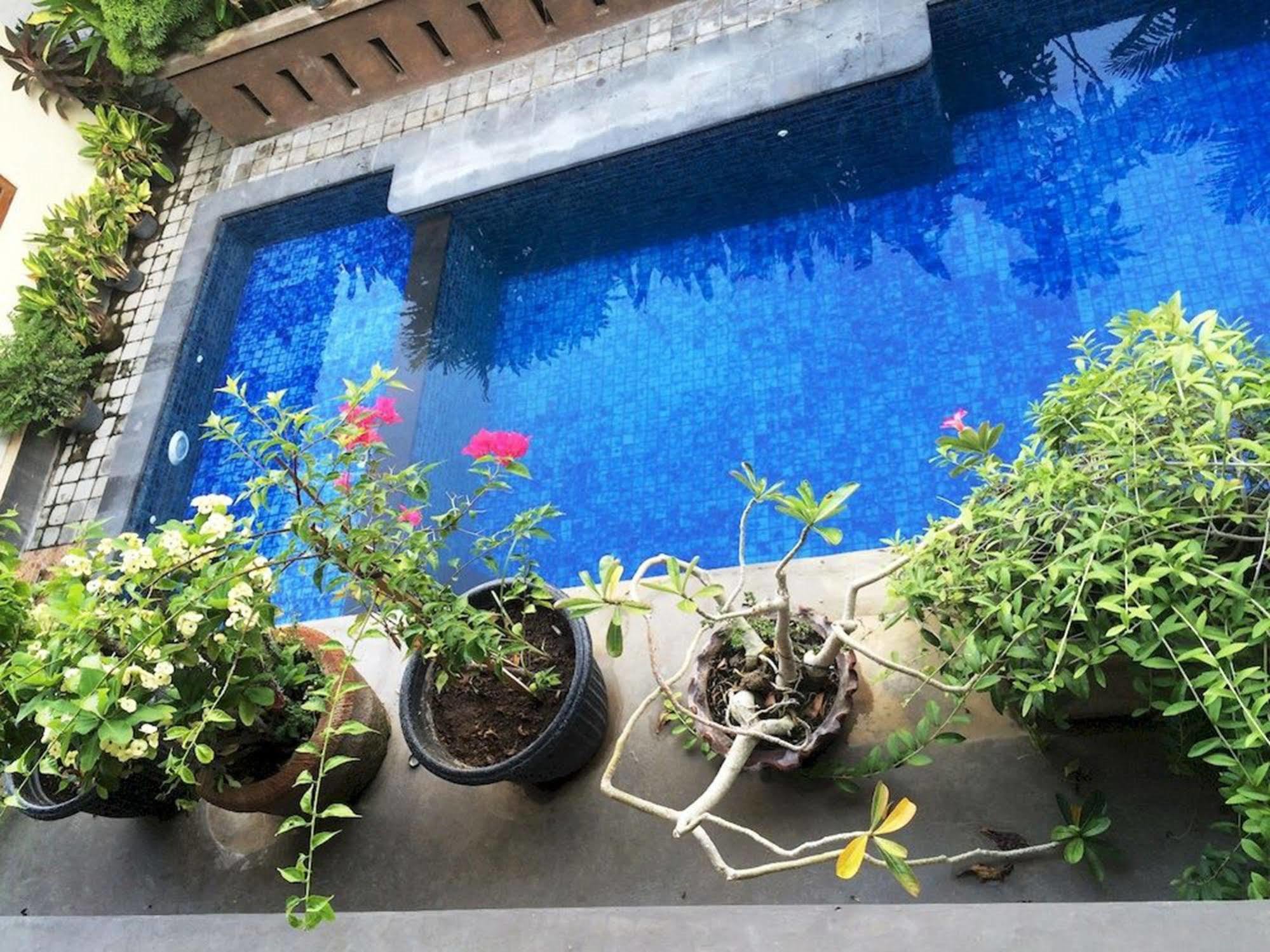 Waringin Homestay Kuta  Exterior photo